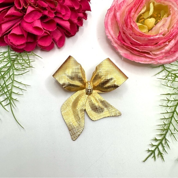 Vintage Jewelry - VINTAGE⚜️Brushed Golden Ribbon Bow Brooch